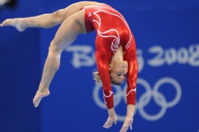 开云体育官网-今夜夏季联赛前瞻：布鲁诺·费尔南德斯伤情更新，武汉三镇冲击不败纪录