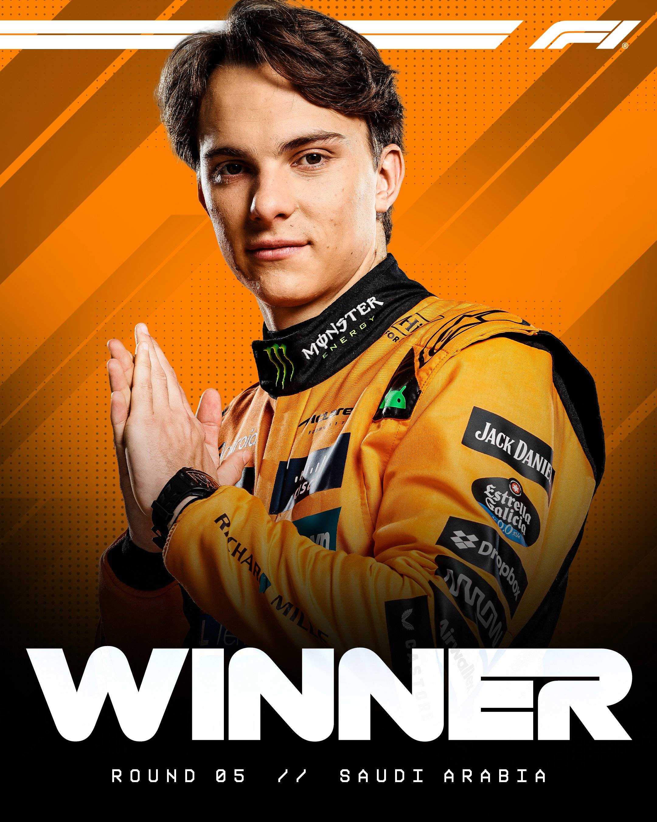 F1车队终场绝投费德勒，观众欢呼！经典一战再现传奇